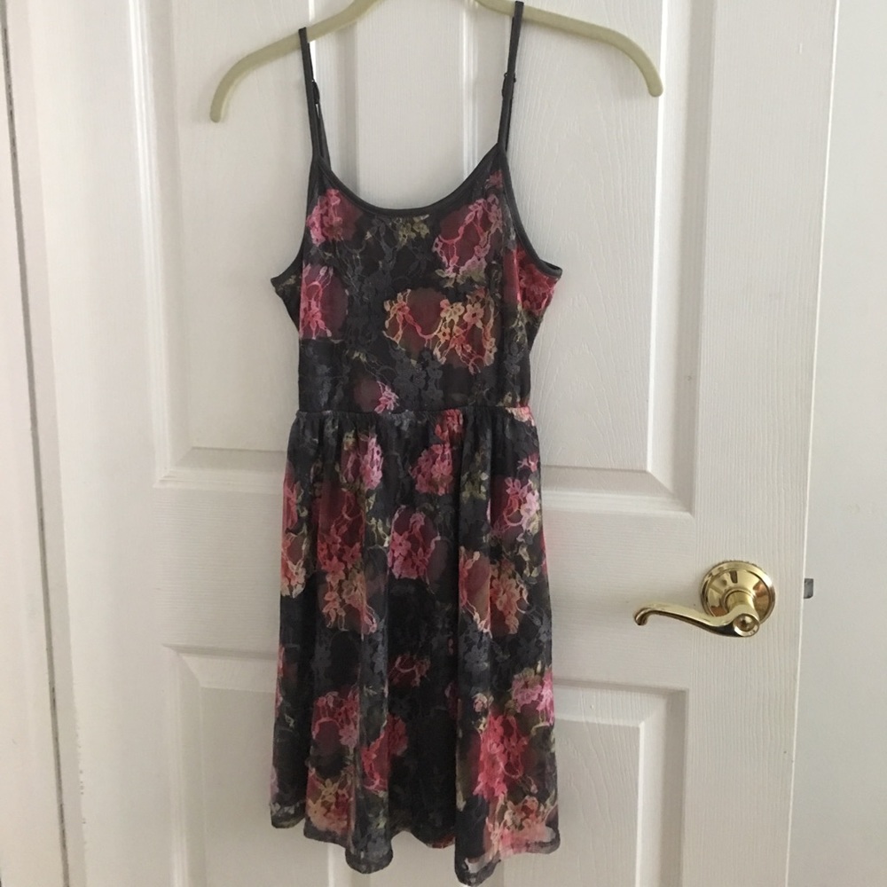 Floral skater dress w/ cut out back