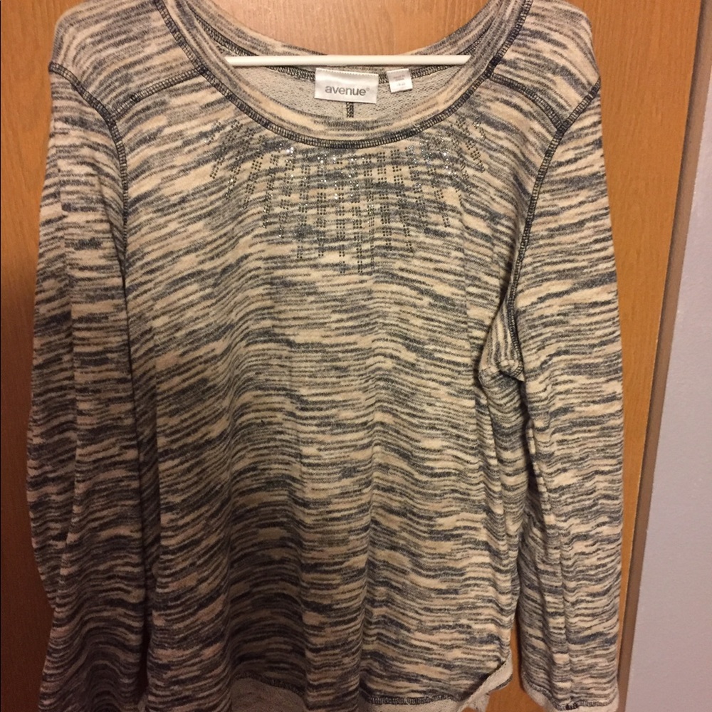 Avenue long sleeve sweater