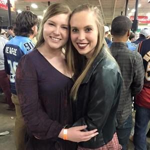 Meet your Posher, Caitlin