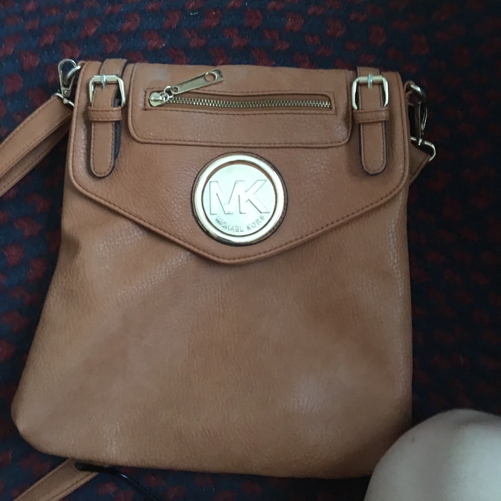 Michael Kors purse. Not authentic*
