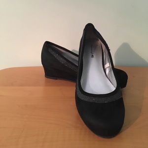 Girls black wedges