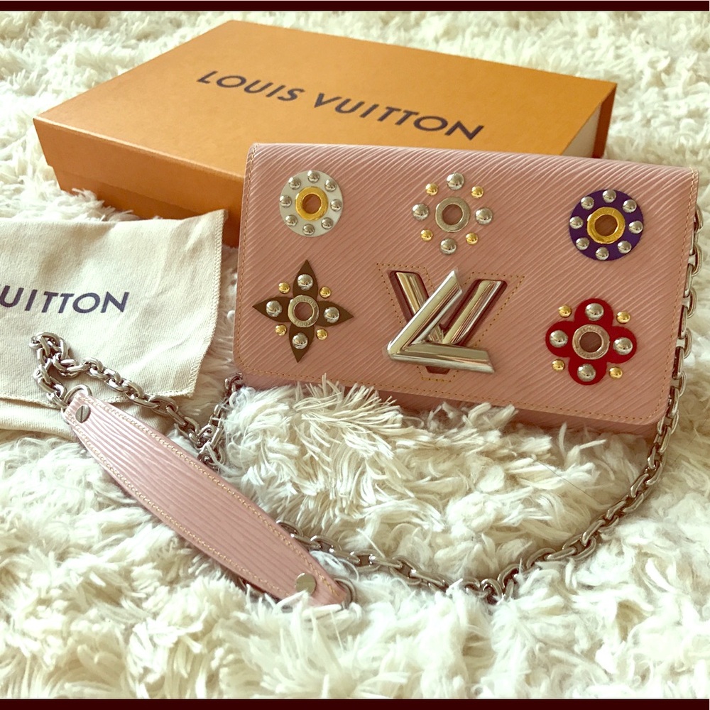Louis Vuitton twist chain wallet pink