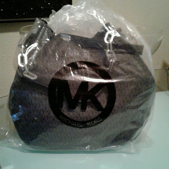 ๐ซ๐ซSOLD๐๐๐๐Michael Kors Fulton Bag๐๐ - Picture 3 of 4