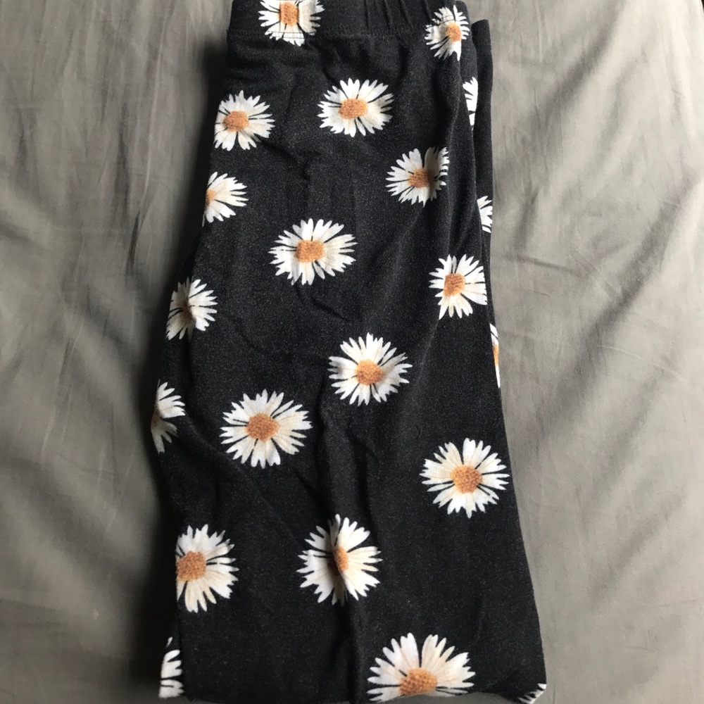 Daisy print leggings