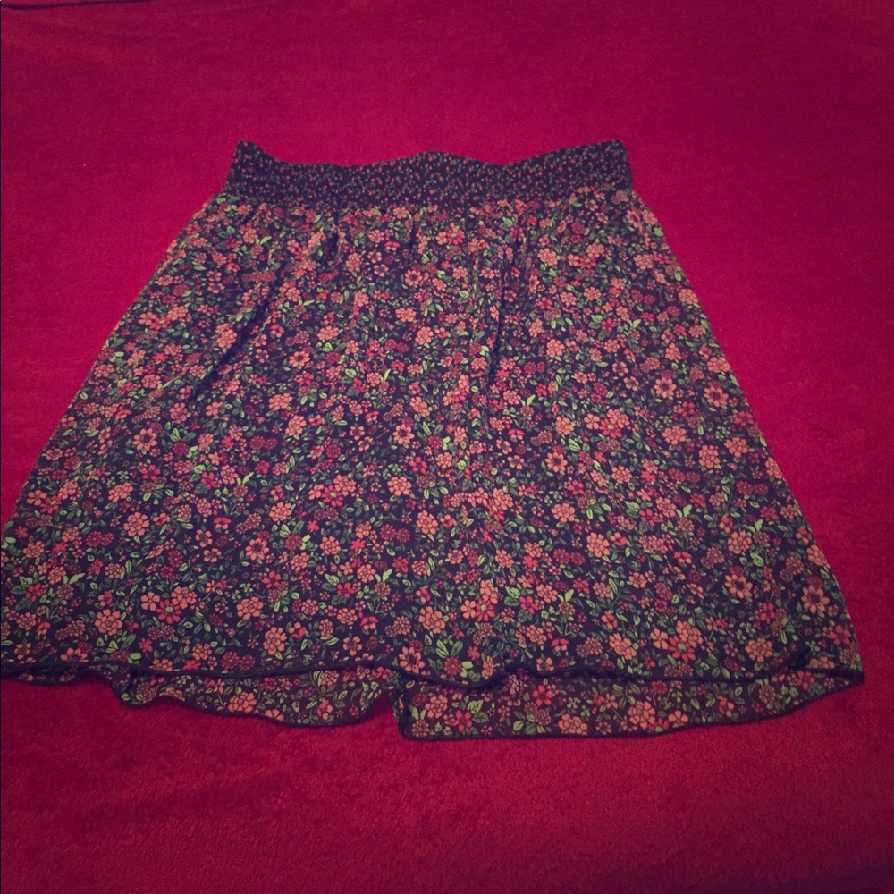 Skirt - Picture 2 of 2