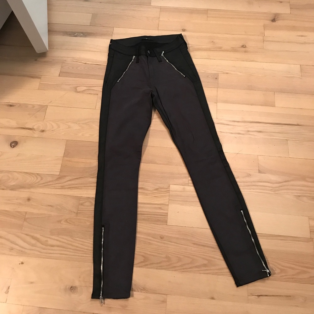 Seven Jeans! Size 24