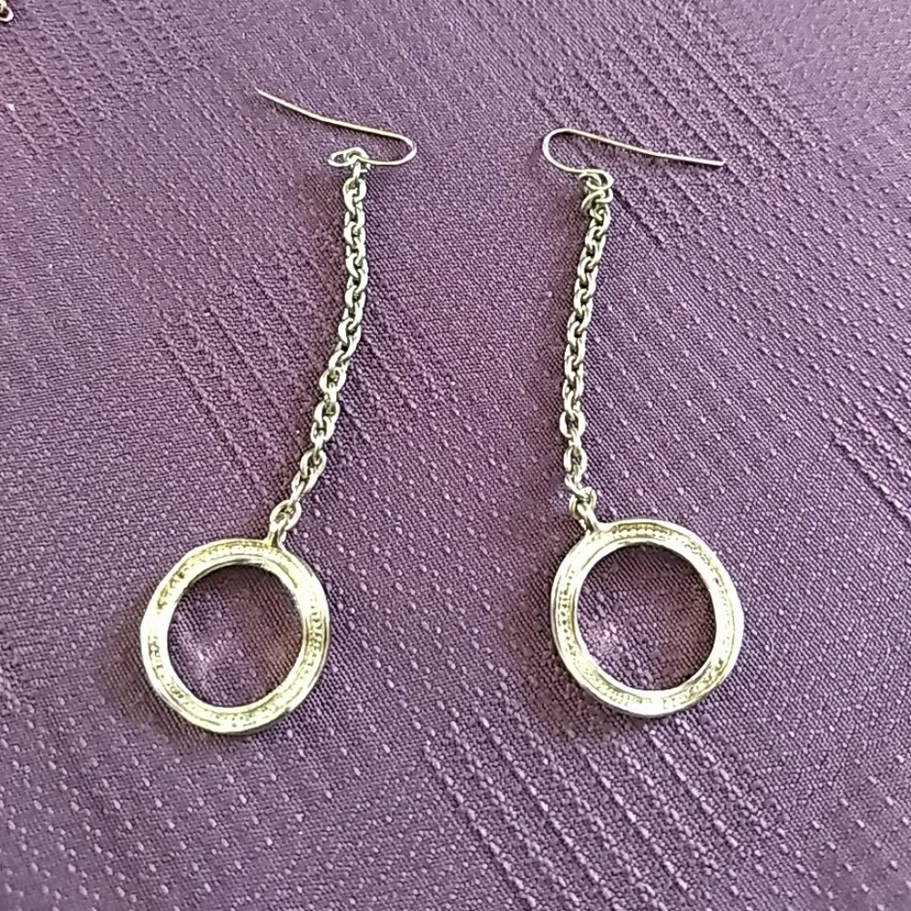 Gold dangle earings