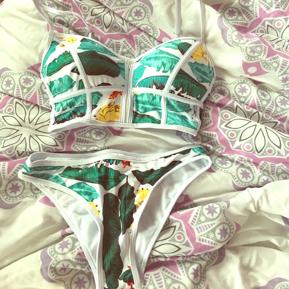 Tropic Bikini Set