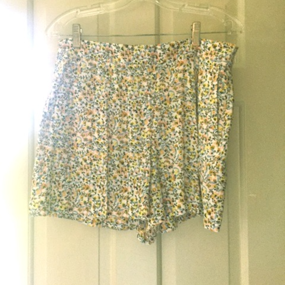 LOFT Pants - shorts