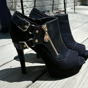 *Guess Bootie Heels*