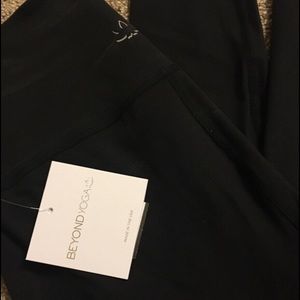 Beyond Yoga - Black Leggings - Women's Size M
