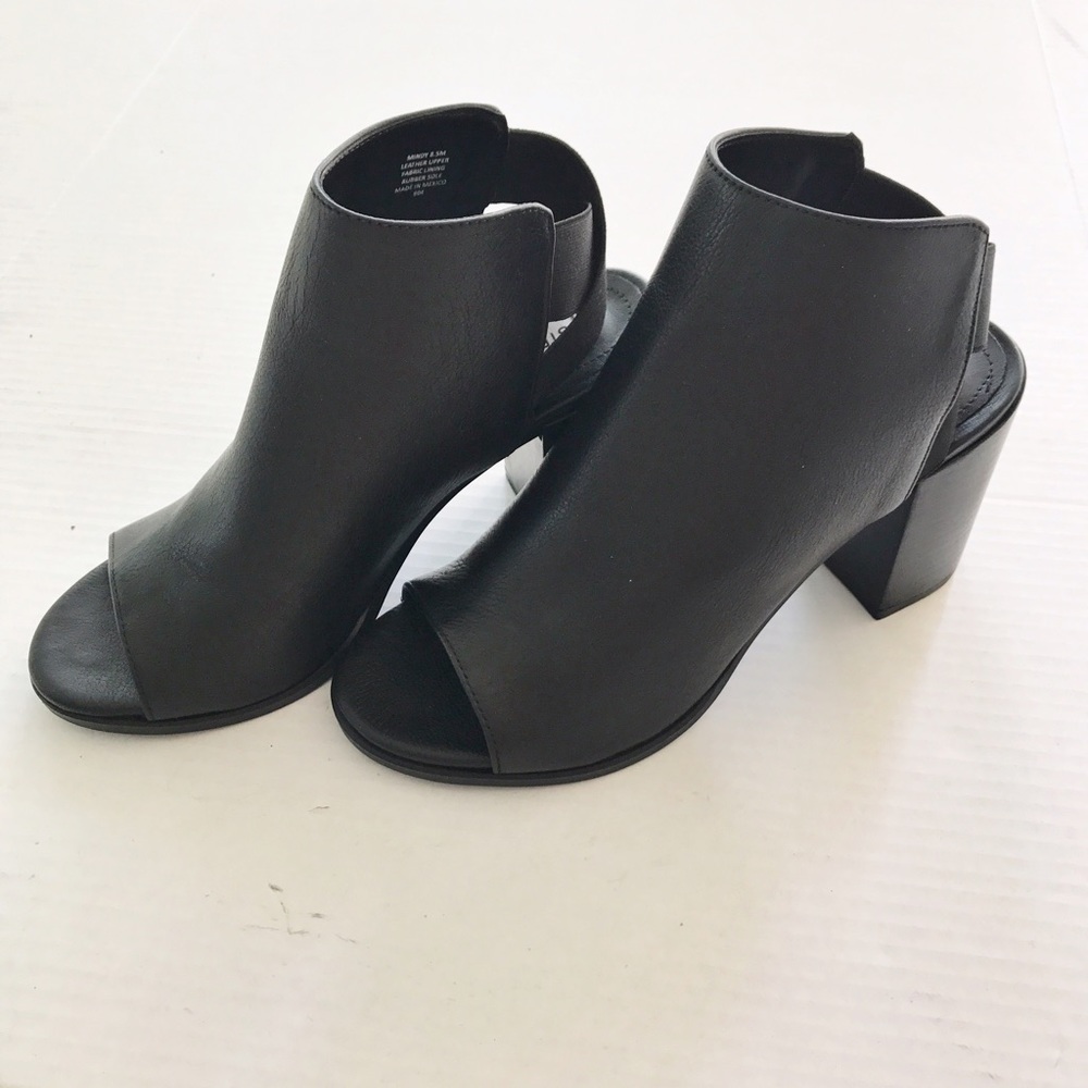 NWB Steve Madden Black Booties