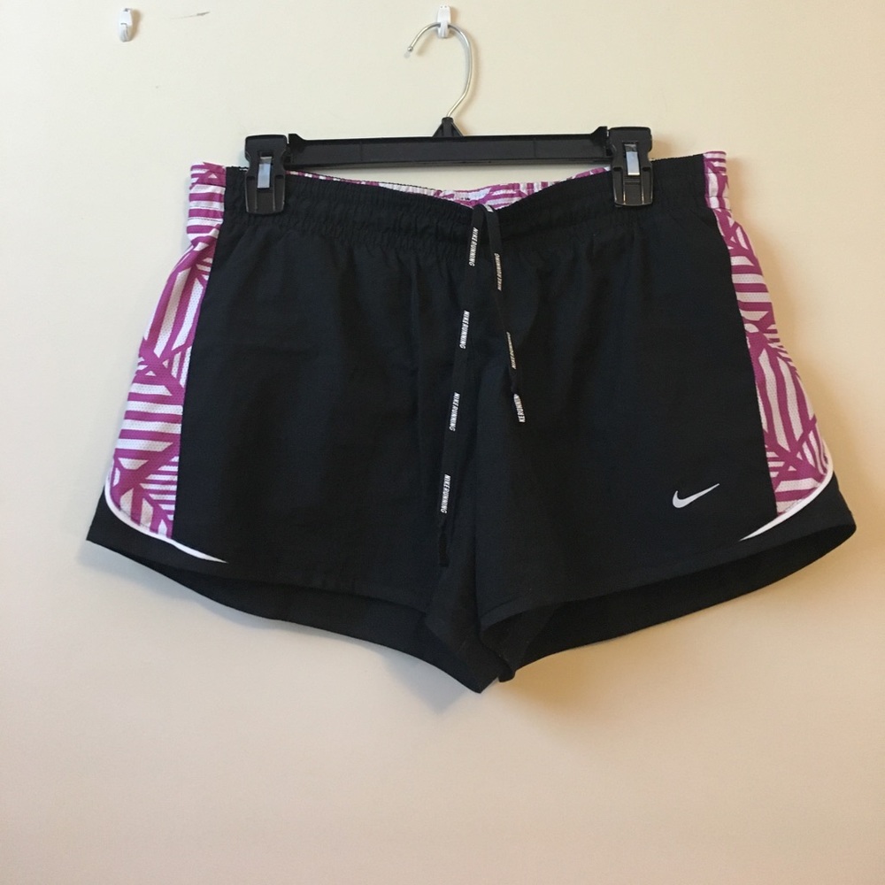 Nike Shorts size M