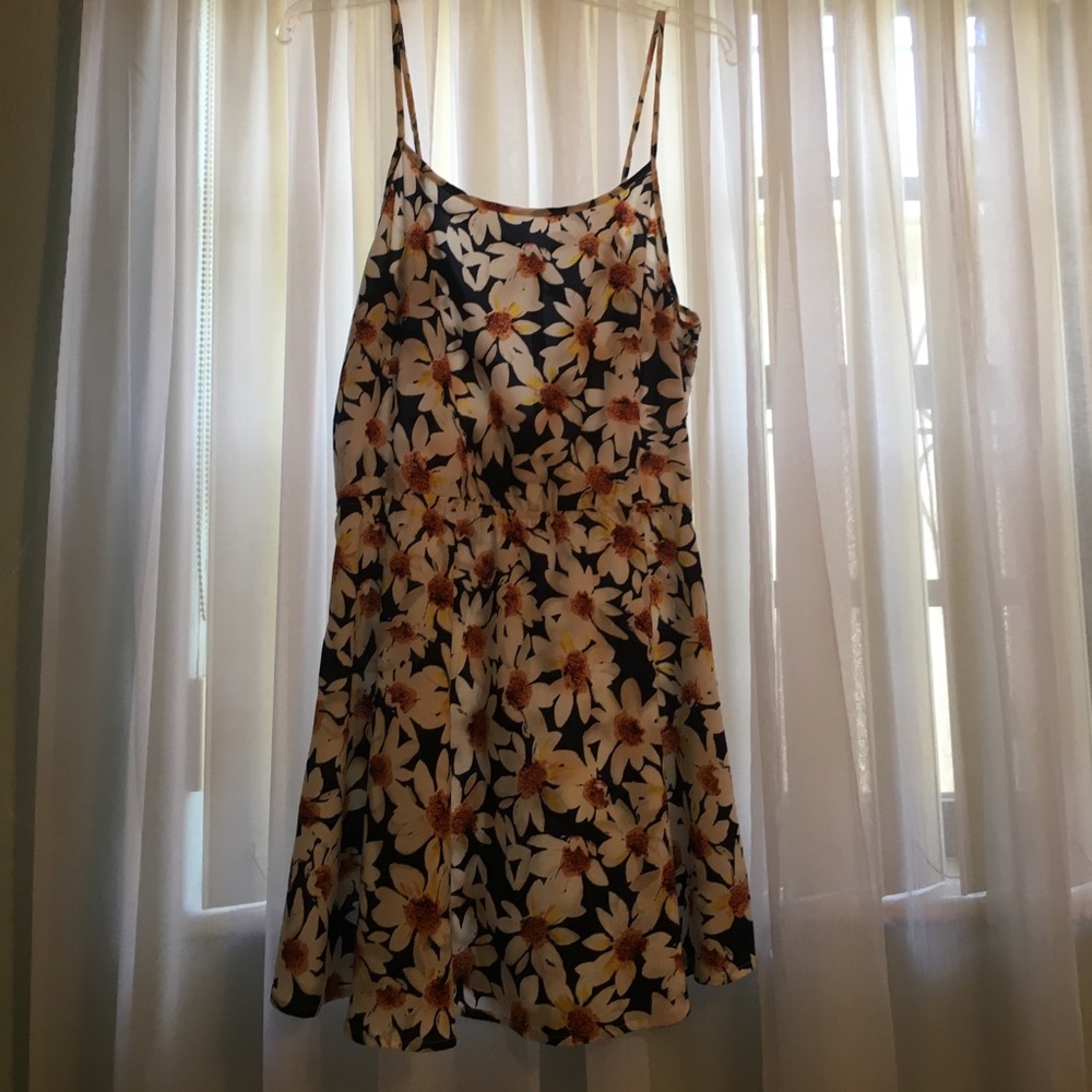 Open Back Daisy Print Mini Dress