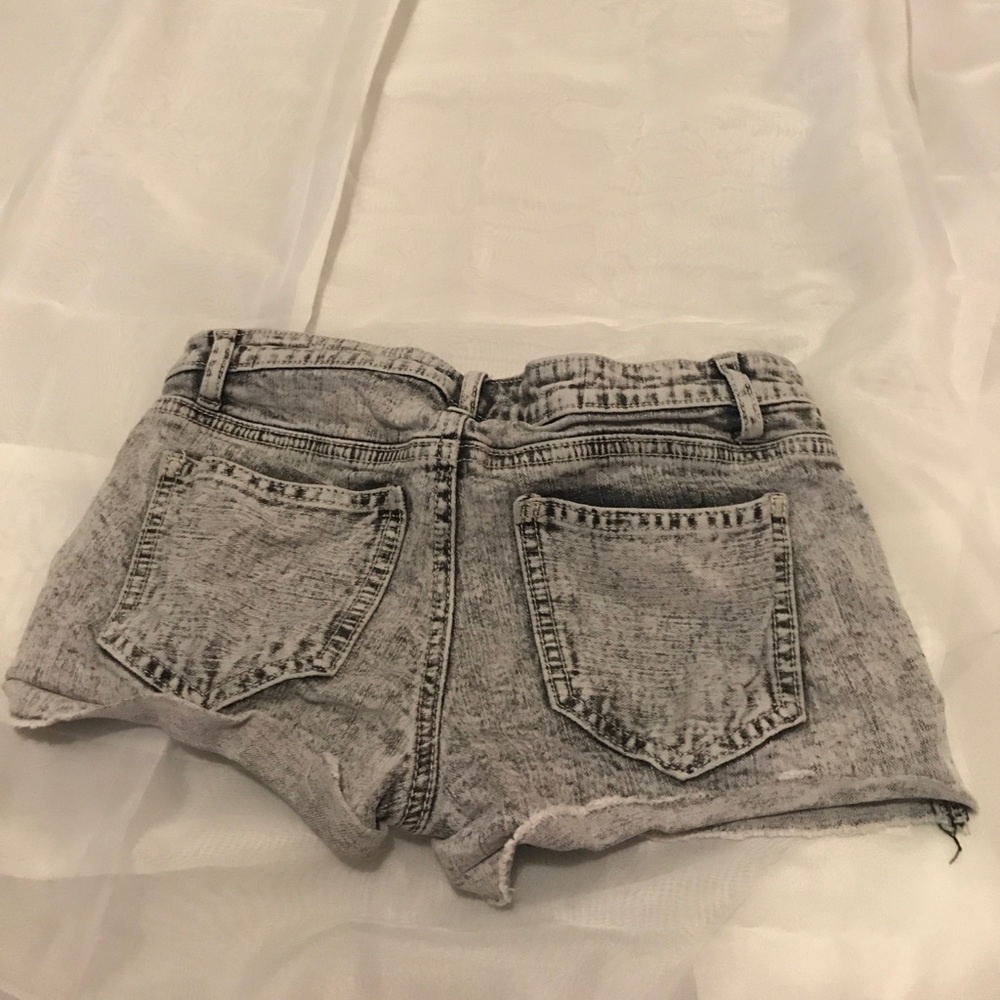 Booty shorts - Picture 2 of 3