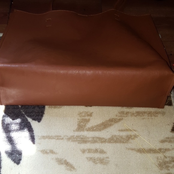 Spacious stripe with chain link shoulder bag - Picture 3 of 7