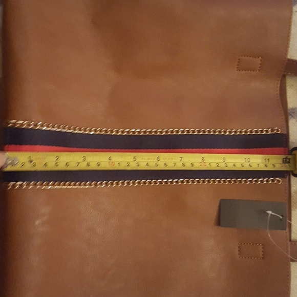 Spacious stripe with chain link shoulder bag - Picture 7 of 7