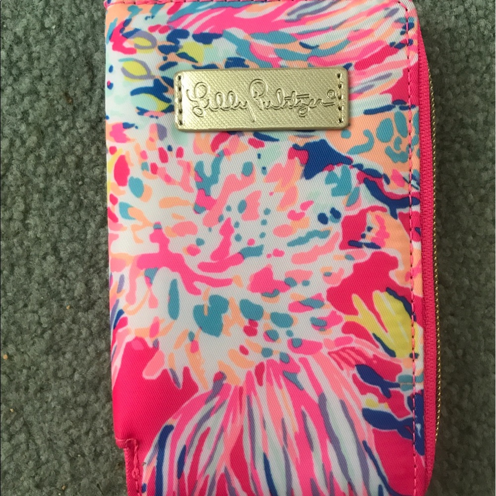 Lilly Pulitzer wristlet!! NWOT