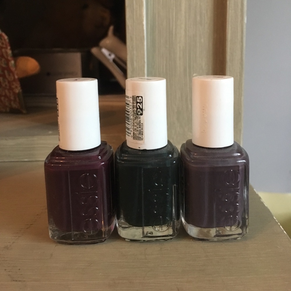Set of 3 Essie nail polishes