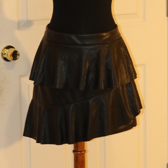 Skirt - Picture 2 of 3