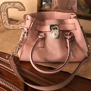 Pink Micheal Kors Purse!