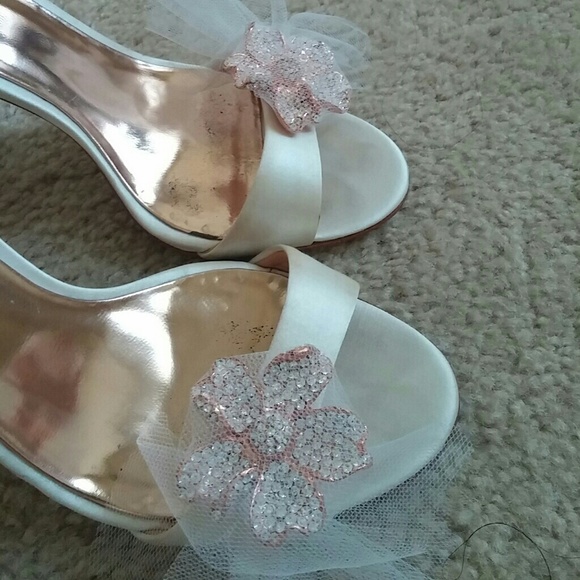 Badgley Mischka Rose gold tulle flower brooch wedding heels 5.5 - Picture 6 of 8