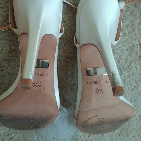 Badgley Mischka Rose gold tulle flower brooch wedding heels 5.5 - Picture 8 of 8