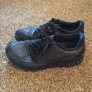 Black Nike Frees