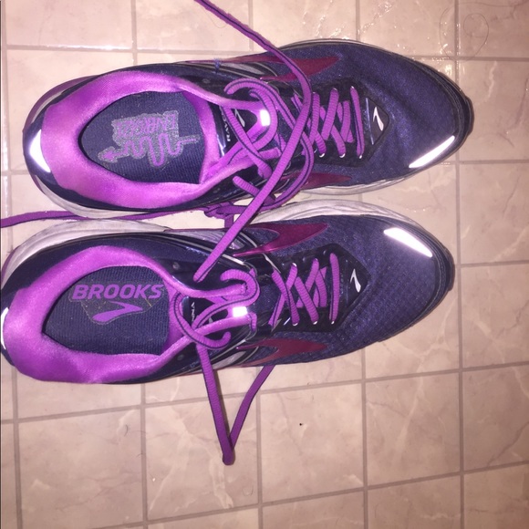 BROOKS RUNNING SHOES - Picture 5 of 5