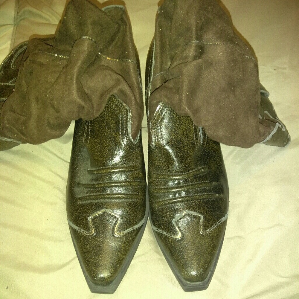 Brown cowgirl boots