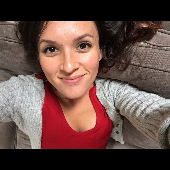 Meet your Posher, Kat - Picture 2 of 5