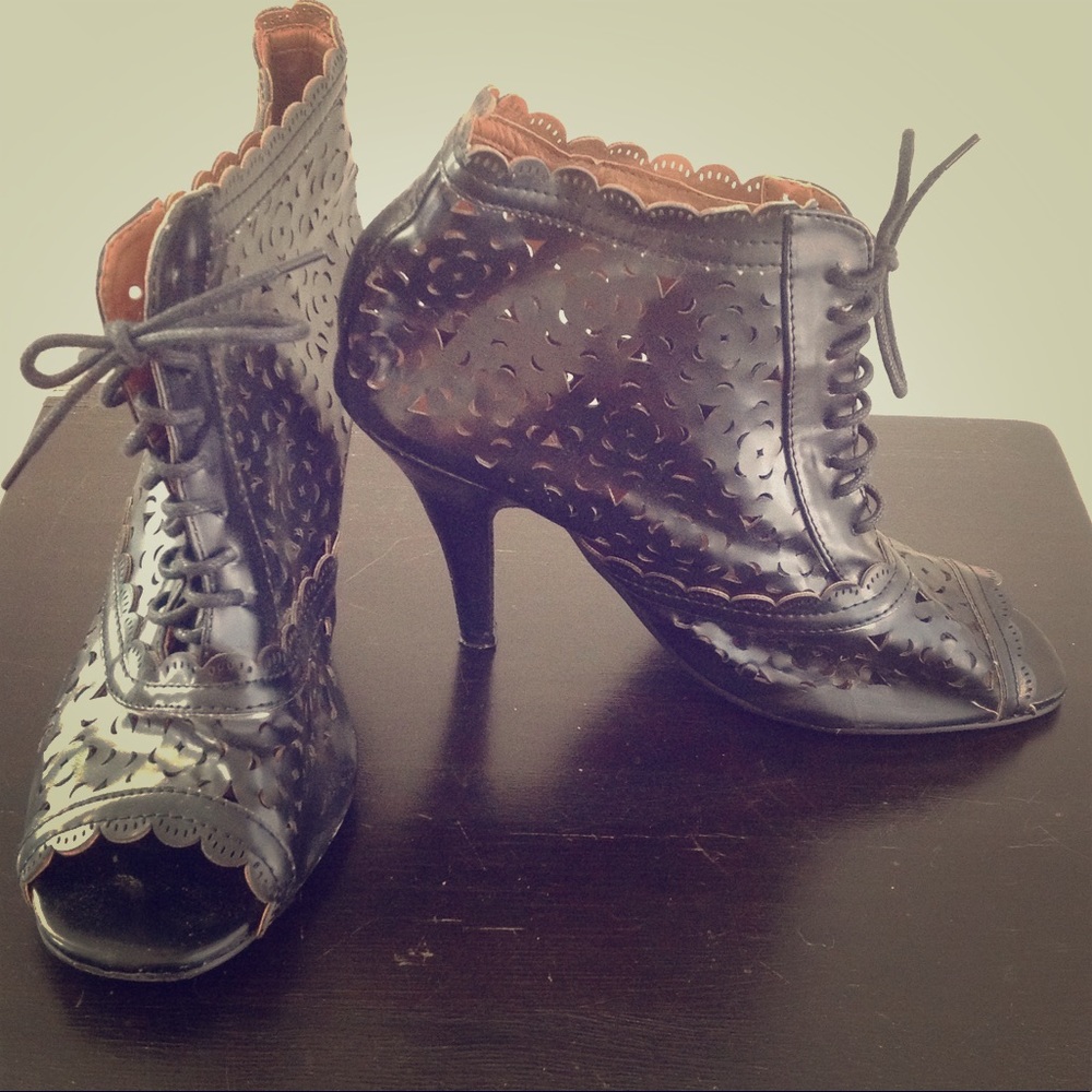 Black Peep Toe Ankle Bootie. Size 8