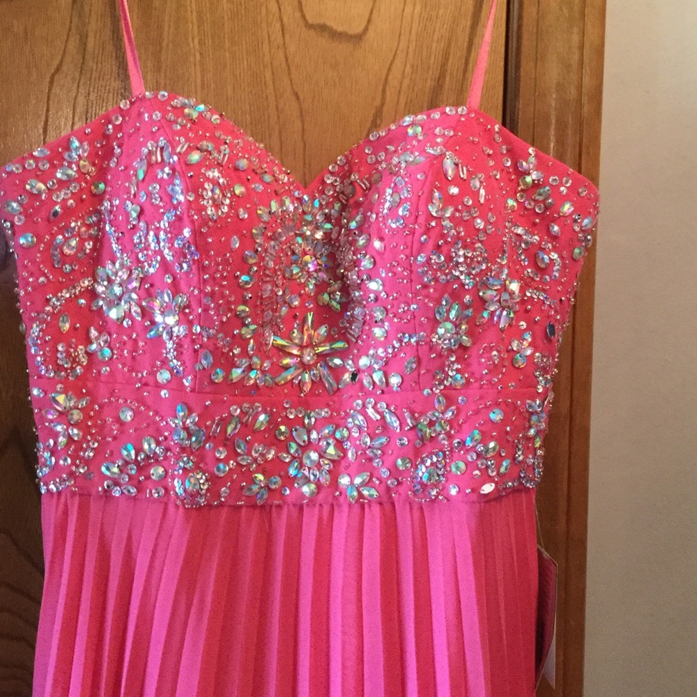 Bee Darlin formal dress size 7/8 NWT