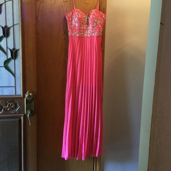 Bee Darlin formal dress size 7/8 NWT - Picture 2 of 3