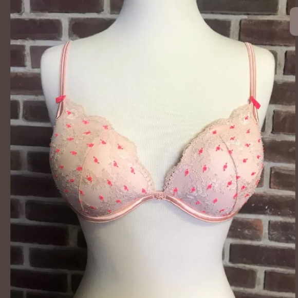Victoria's Secret Other - •Victoria's Secret• Plunge Padded Push Up Bra 34D