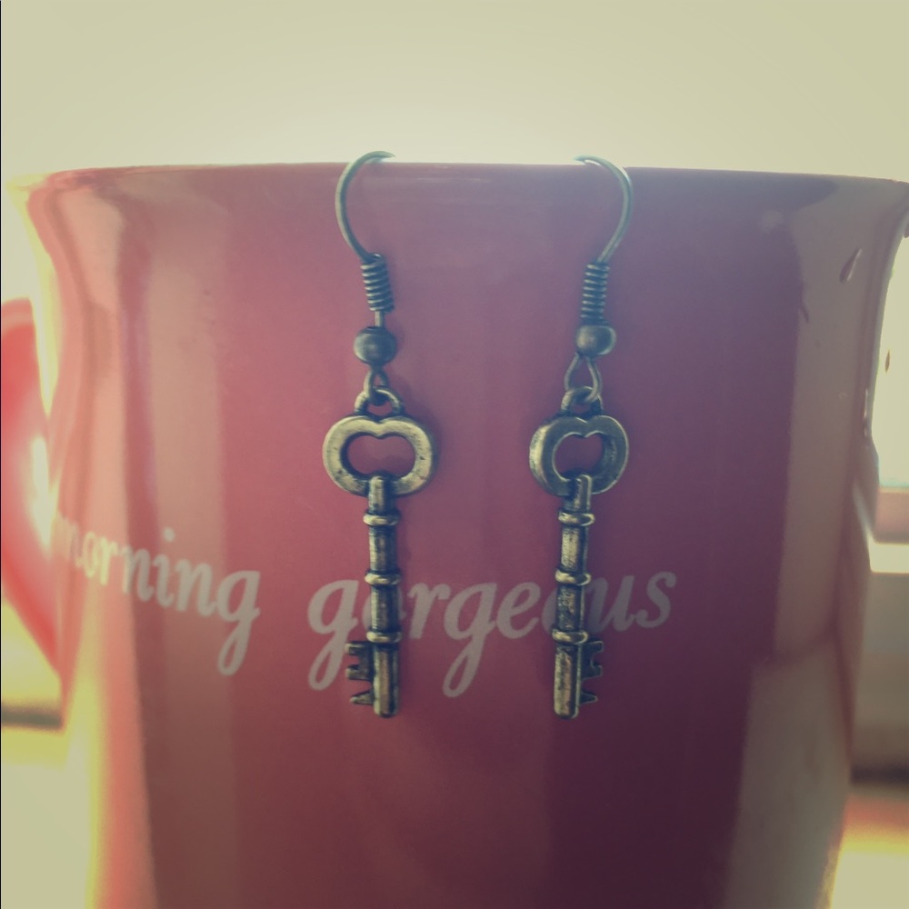 Bronze key dangle earrings 🔑 HANDMADE 🔑