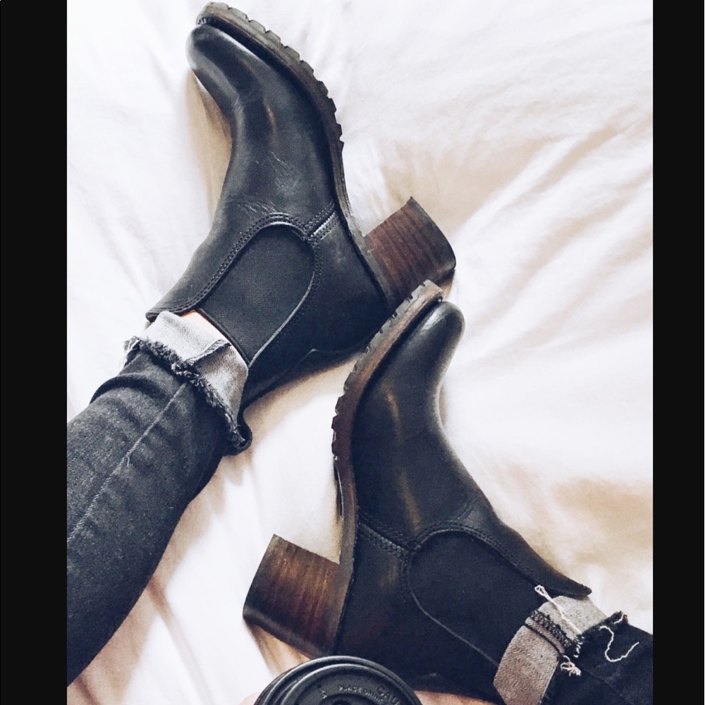 SOLD Frye Sabrina Chelsea Black Size 7 Ankle Heel
