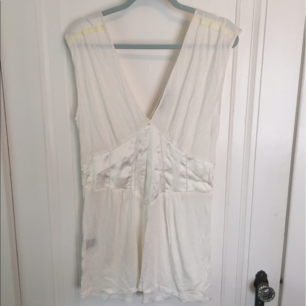 Beautiful Ivory Tunic with Buttons in Back
