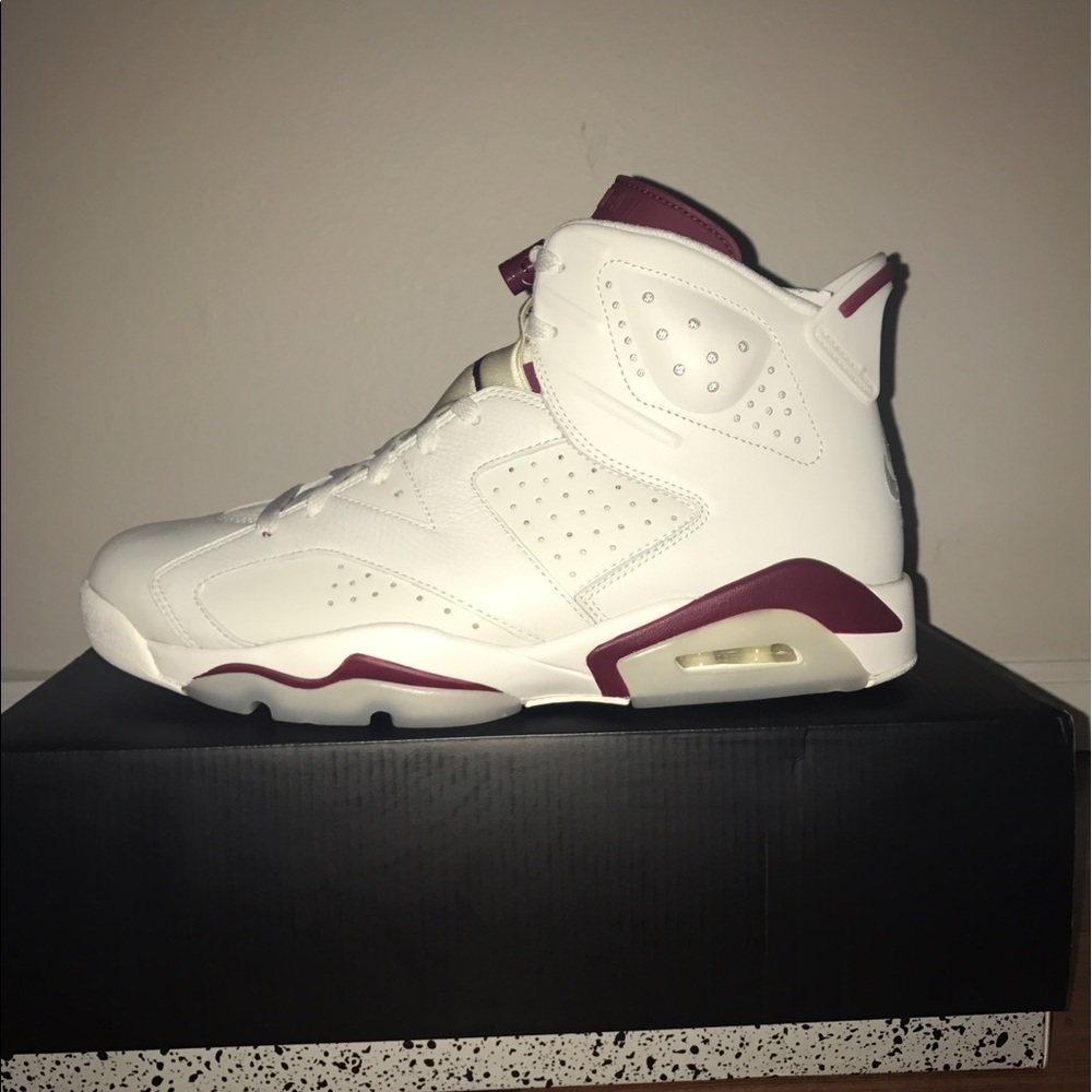 Jordan Retro Maroon 6