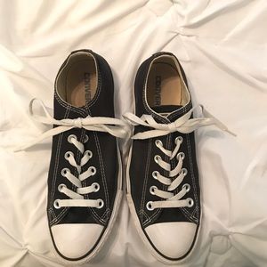 Women's size 8 black converse