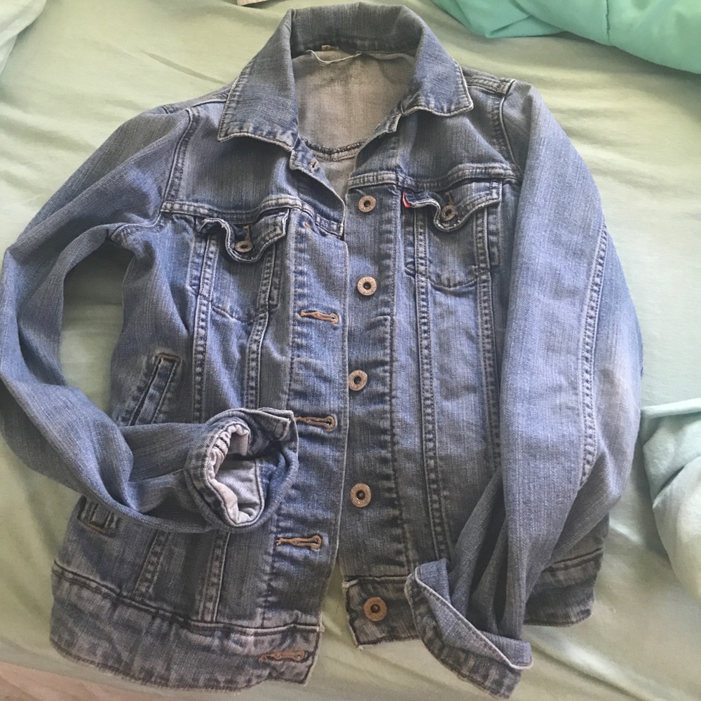Levi's Denim Jacket (PRICE FIRM)