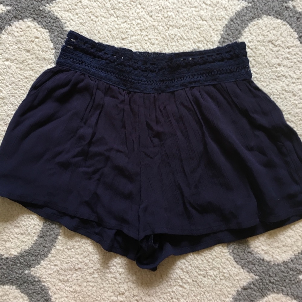 Mahina boutique crochet shorts never worn small