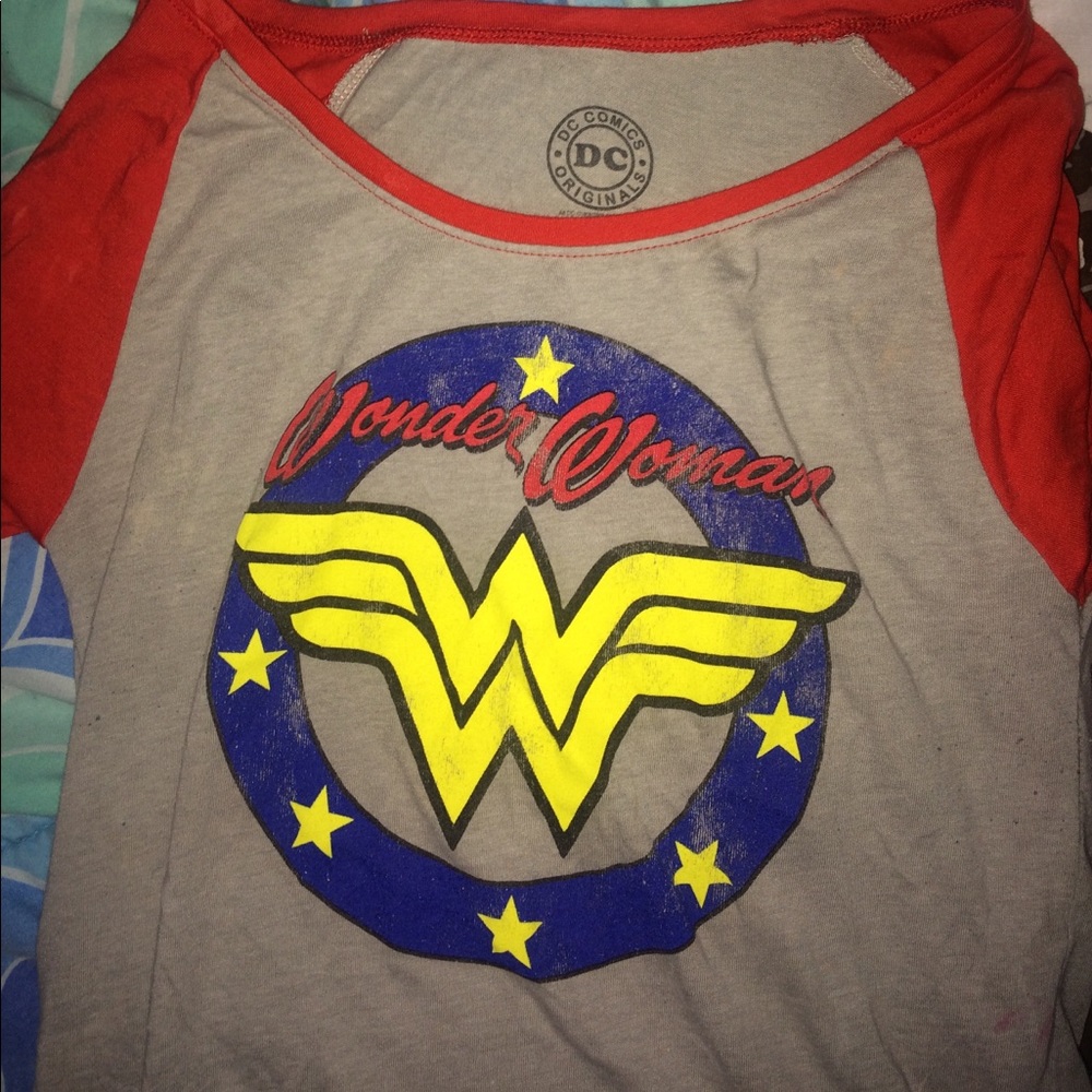 Wonder women t with red sleeves💥💥💥