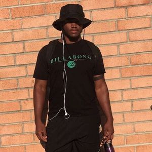 Meet your Posher, Jonis