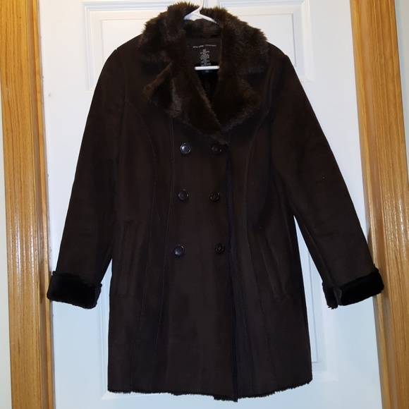 New york and company - Picture 1 of 5