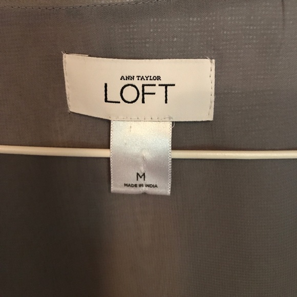 Beautiful Ann Taylor Loft Sequined Top - Picture 2 of 6