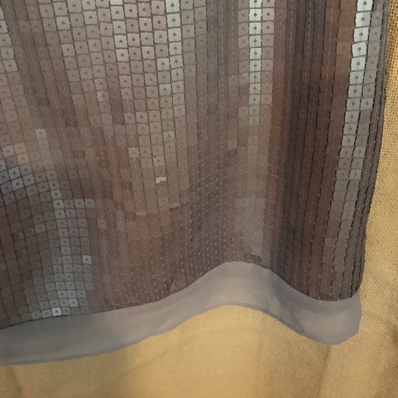 Beautiful Ann Taylor Loft Sequined Top - Picture 5 of 6