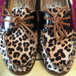 Leopard print Sperry's