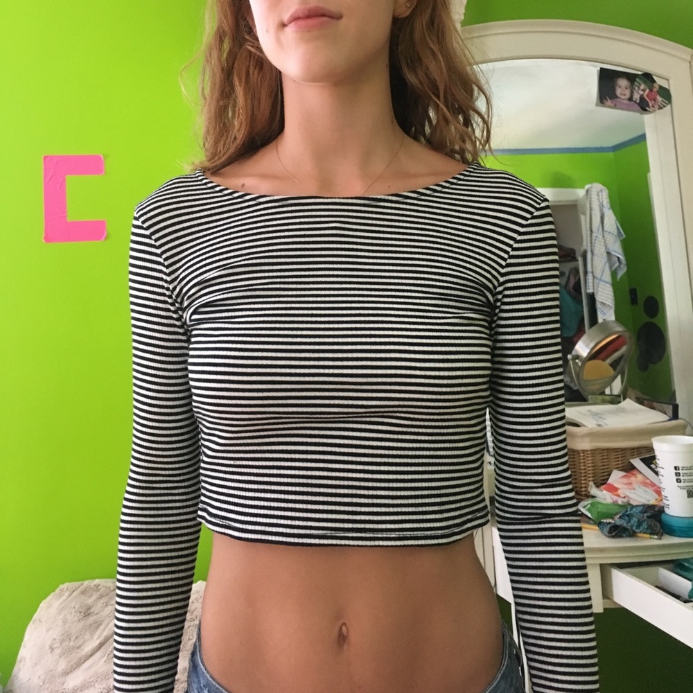 long sleeved crop top