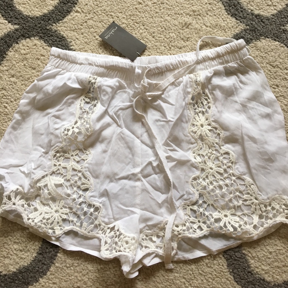 NWT Mahina boutique crochet shoes white small